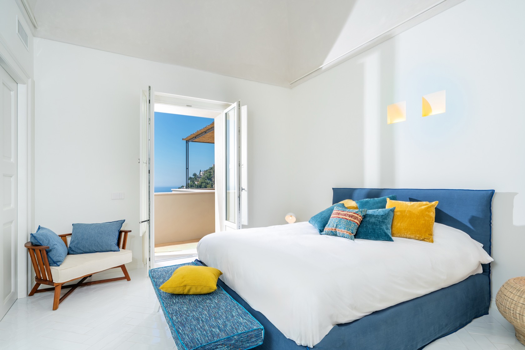 Sea-view bedroom
